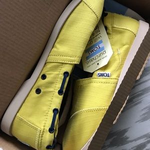 New in box: TOMS Nautical Bimini yellow